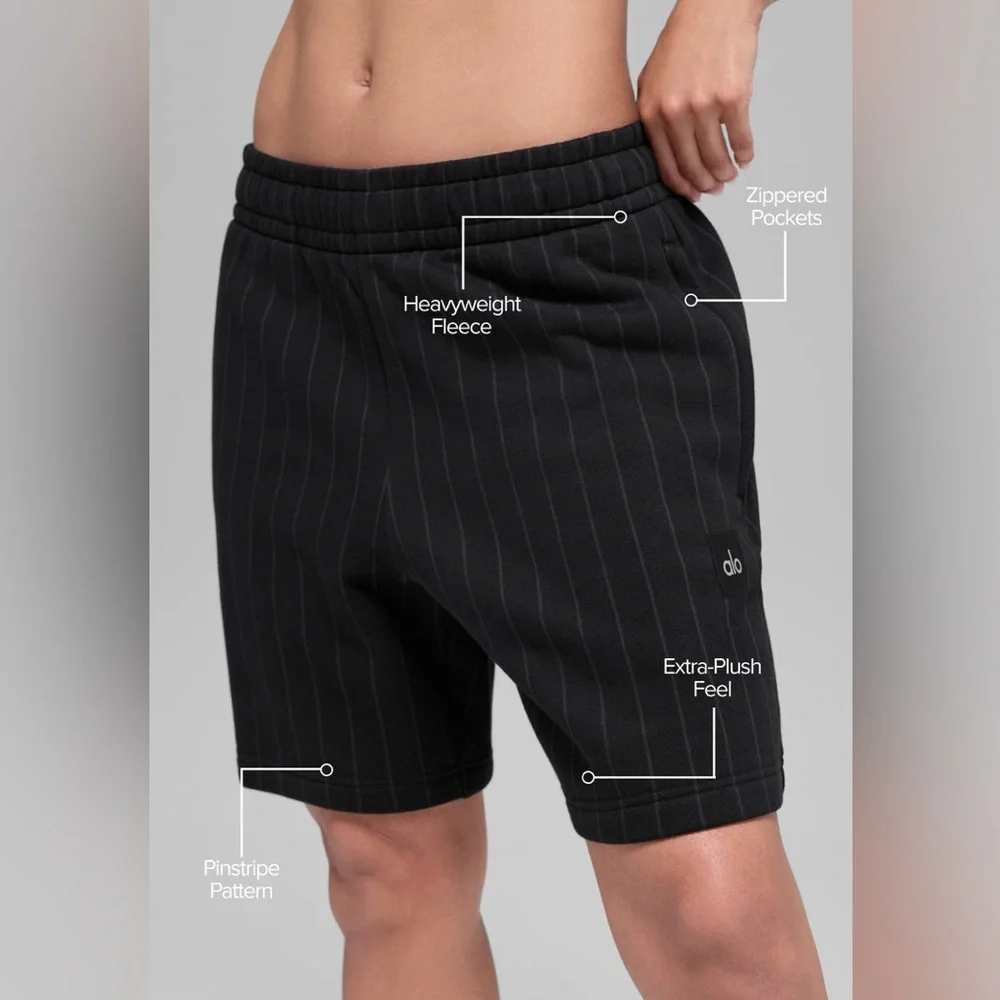 ALO 7” Pinstripe Unisex Short NWOT Size M